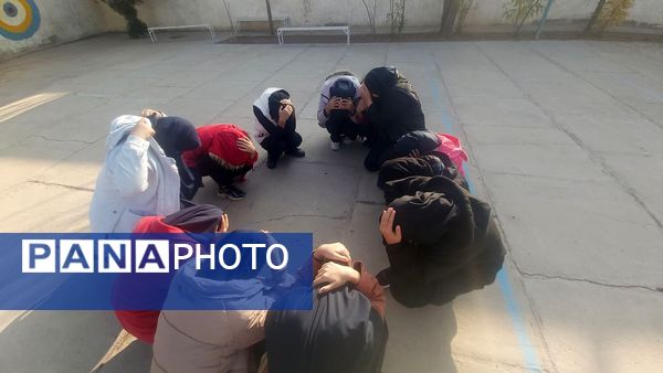 مانور زلزله در مدرسه مرحوم صفری مزده خلیل آباد