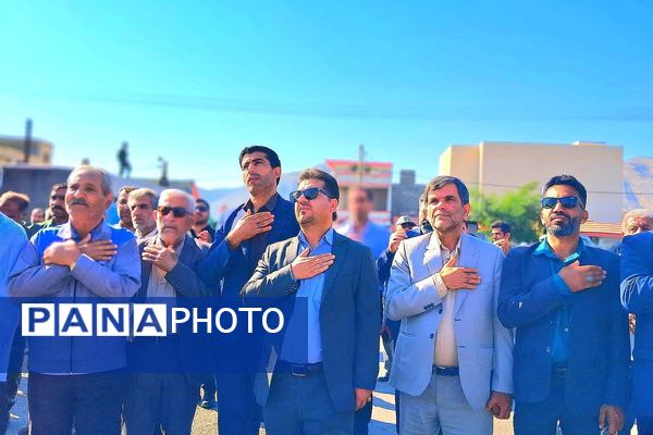 حضور پرشور دانش‌آموزان و فرهنگیان در راهپیمایی روز دانش‌ آموز در باشت 