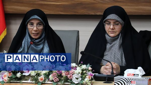 رویداد الگوسازی از زنان موفق و فعال در گفتمان الگوی سوم زن مسلمان