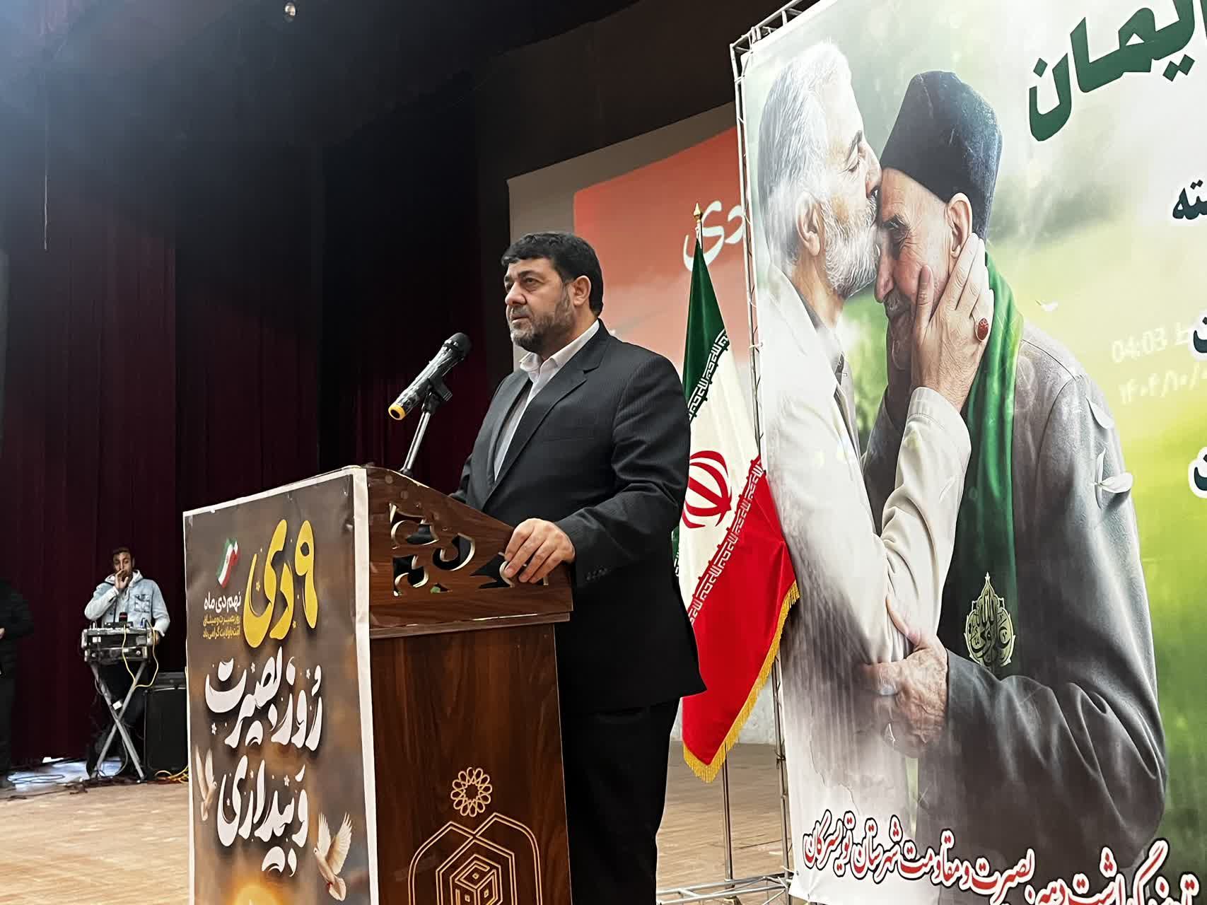 ملت ایران در برابر جنگ ترکیبی دشمن با بصیرت و وحدت ایستاده است