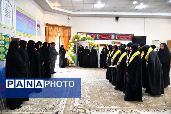 برپایی نمایشگاه آثار دانش‌آموزی در مدرسه متوسطه اول نمونه دولتی امام رضا (ع) فیض‌آباد