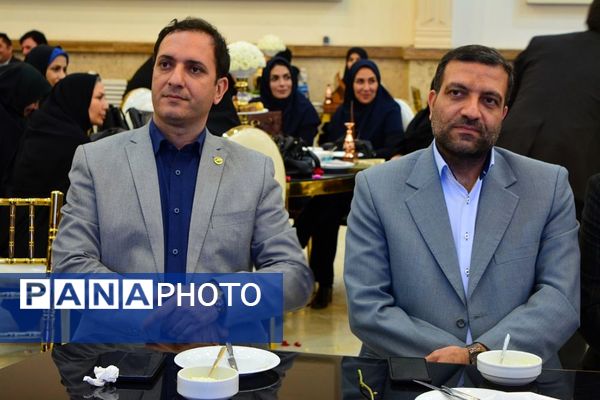 برگزاری مراسم گرامیداشت مقام معلم در بهارستان‌دو