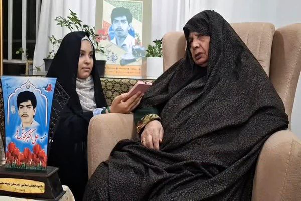 مسیر فرزند شهیدم، مسیری آگاهانه و با بصیرت کامل بوده است