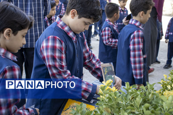 برگزاری آیین نمادین «جشن عاطفه‌ها» در مدارس شهرستان محلات