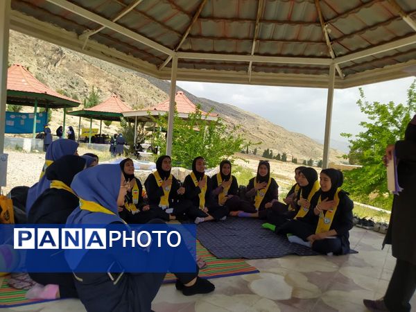 اردوی مهارتی تشکیلاتی پیشتازان دختر مقطع متوسطه اول ناحیه سه شیراز 