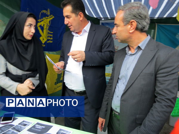 بازدید مدیرکل آموزش پرورش استان خراسان شمالی از غرفه‌های غدیرخم در بجنورد