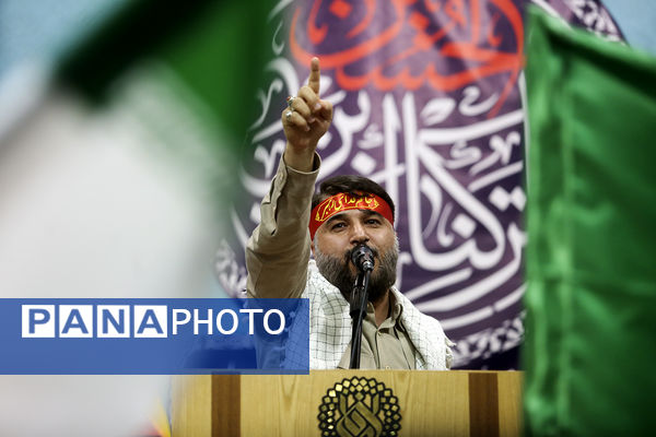 اجتماع بزرگ «فداییان ولایت، مدافعان وطن» در قم