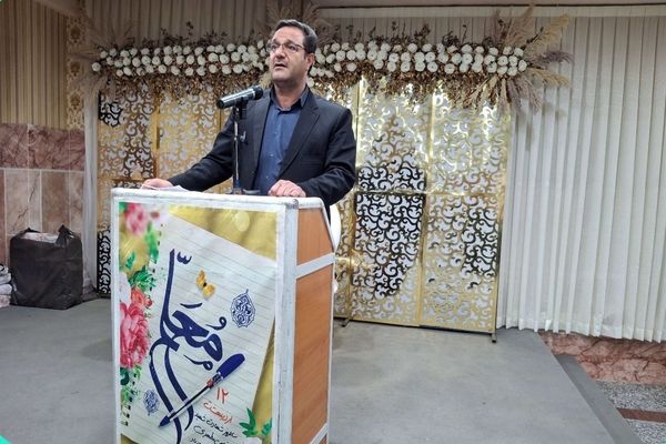 معلم، سرباز جبهه فرهنگ است
