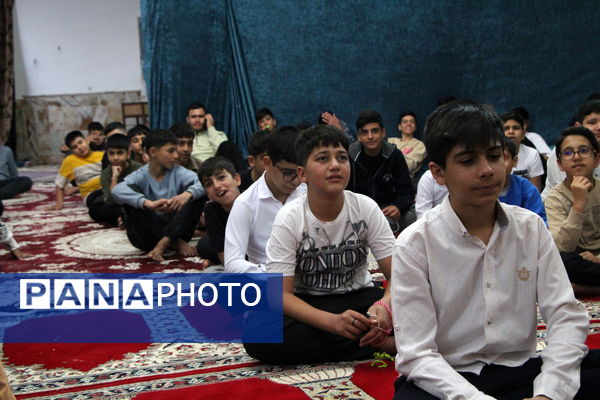 مراسم معنوی اعتکاف دانش‌آموزان پسر یزدی در فهرج