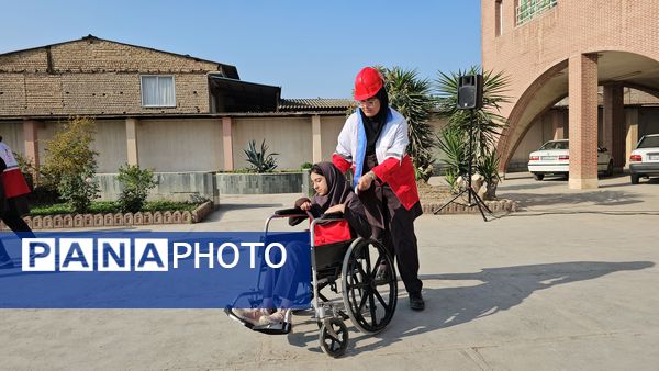 برگزاری مراسم متمرکز مانور زلزله و ایمنی مدارس در سرخنکلاته