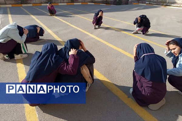 مانور سراسری زلزله و ایمنی در مدارس پردیس