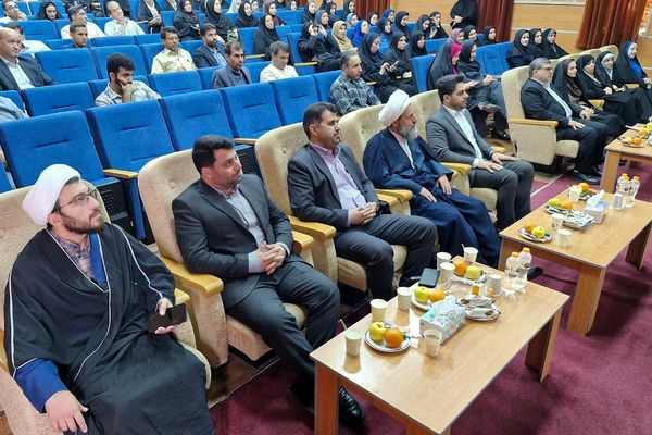 آیین تقدیر از مشاوران و رابطین مشاورین در قرچک