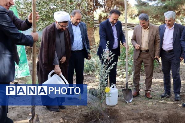برگزاری آیین متمرکز بازگشایی مدارس در دبیرستان فاطمیه کرج