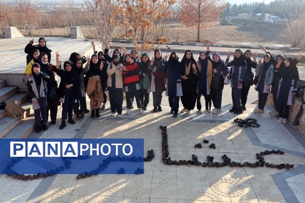 شور و نشاط دانش‌آموزان در پنجمین روز اردوی تمشک خرم‌آباد