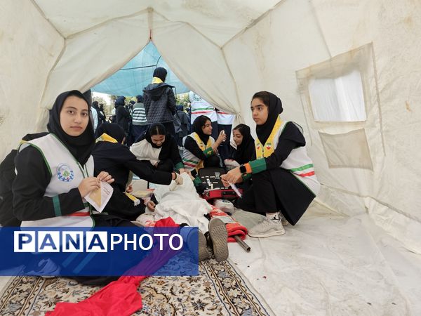 اجرای مانور زلزله در دبیرستان حاج علی اکبر گراشی ناحیه 3 شیراز