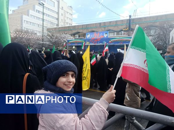 راهپیمایی یوم الله ۲۲بهمن، تجدید میثاق با آرمان‌های اسلام در مشهد مقدس