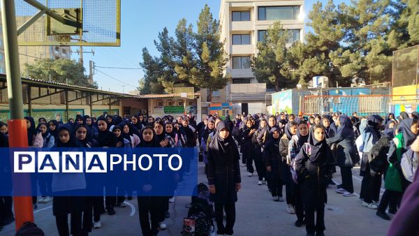 گرامیداشت هفته نیروی انتظامی در دبیرستان دخترانه پیرایش یک