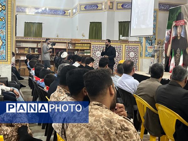 حضور قائم‌مقام معاون وزیر در سازمان دانش‌آموزی در  راهپیمایی ۱۳ آبان شهرک مروارید بندرعباس