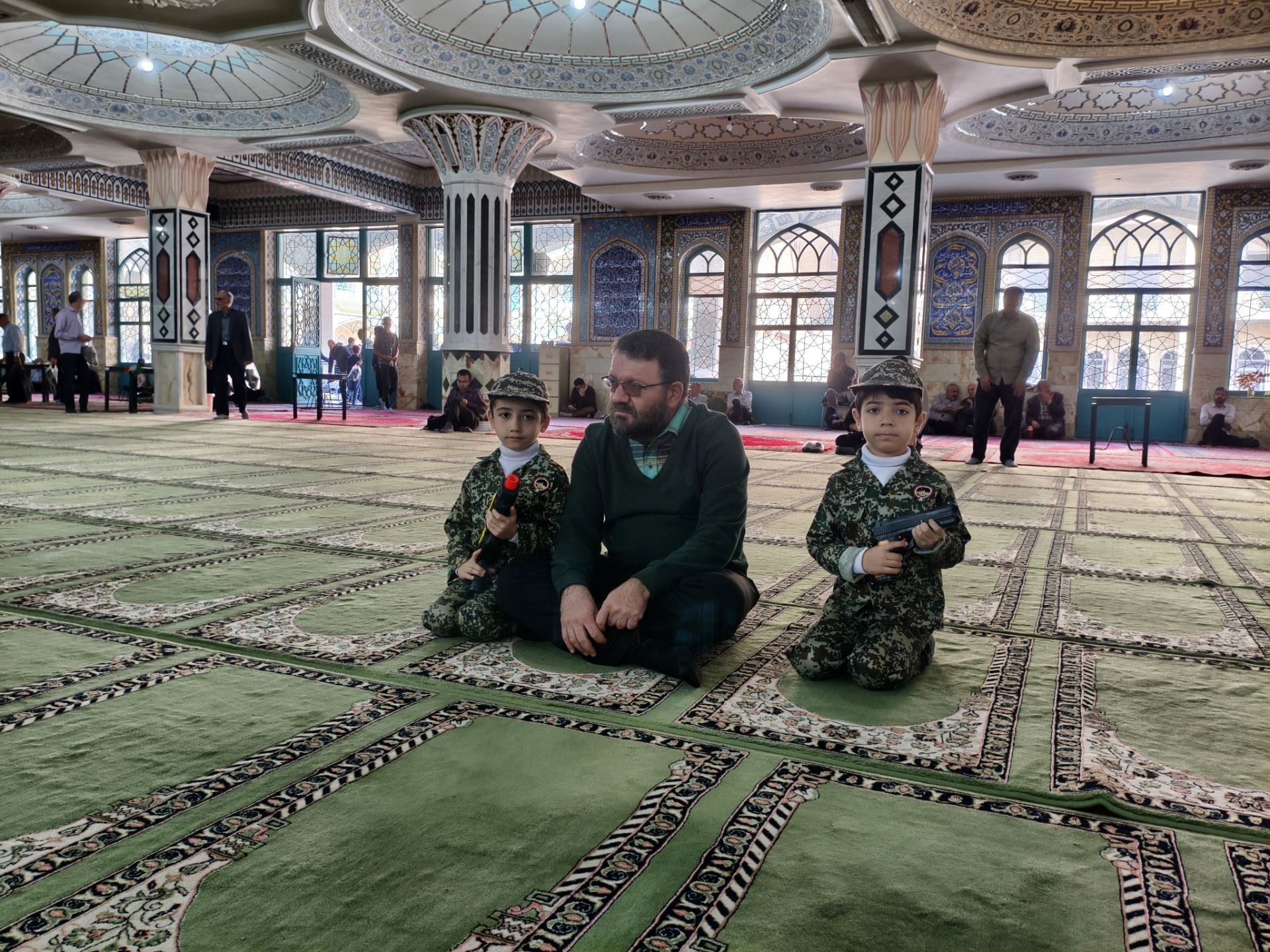 میعادگاه دانش‌آموزان با نماز جمعه