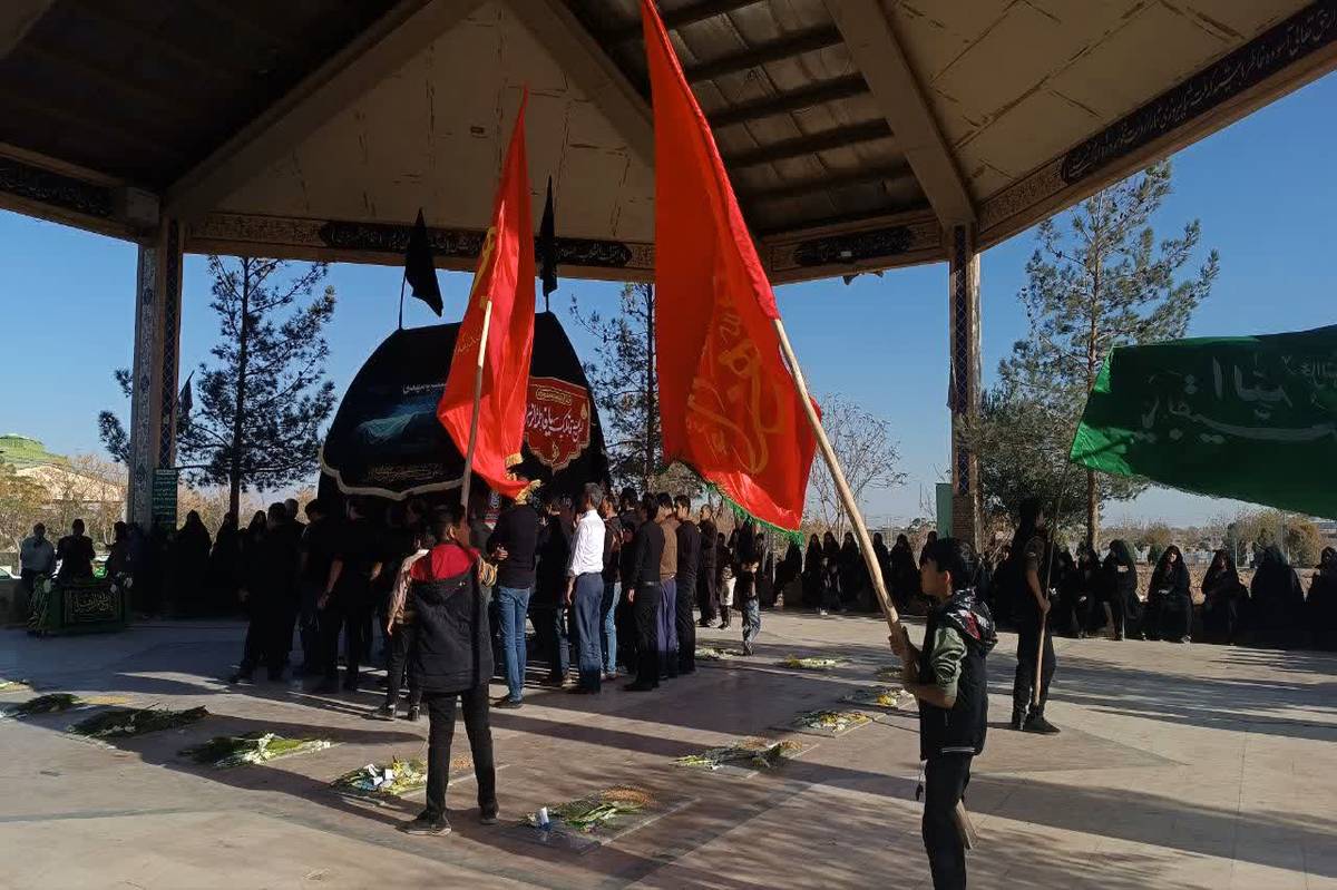 سوگ‌کاروان فاطمیه؛ همراهی شهر با شهدای گمنام