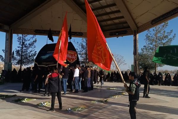 سوگ‌کاروان فاطمیه؛ همراهی شهر با شهدای گمنام