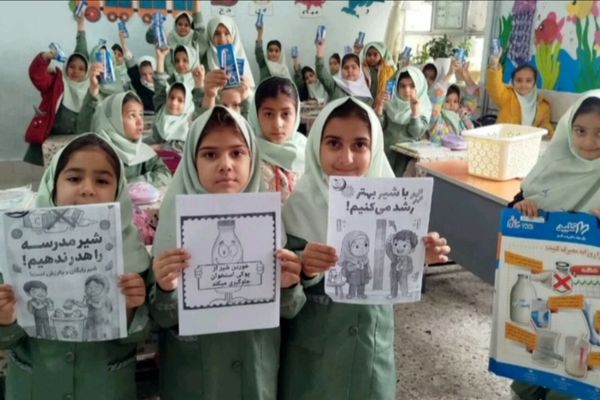 آغاز توزیع شیر در مدارس دخترانه بردسکن