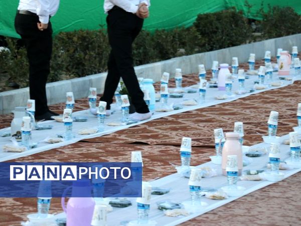 بزرگ‌ترین سفره جهان اسلام به نام کریم اهل بیت برپا شد