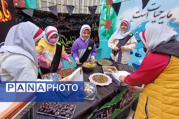 ایستگاه صلواتی در دبستان سارا، میزبان دل‌های کوچک در سوگ حضرت فاطمه(س) بود