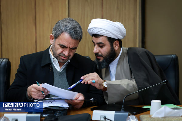 جلسه ستاد راهبری نظام مراقبت اجتماعی دانش‌آموزان (نماد)