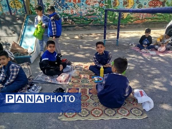 صبحانه سلامت در مدرسه پسرانه مبین شیروان