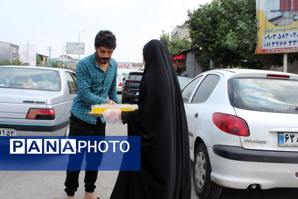 میزبانی دانش‌آموزان گلوگاهی از مسافران و زائران رضوی 