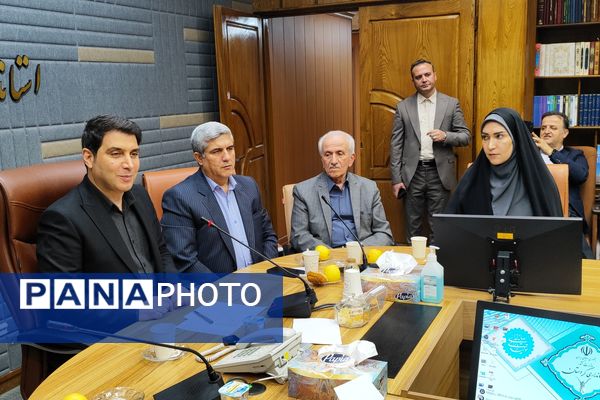 دیدار صمیمی استاندار کردستان با جمعی از دختران نخبه استان