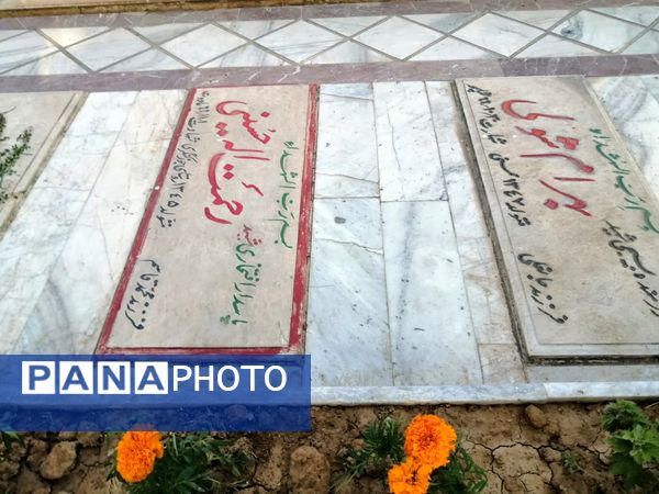 بزرگداشت شهدای ۱۵خرداد در گلزار شهدای شیراز