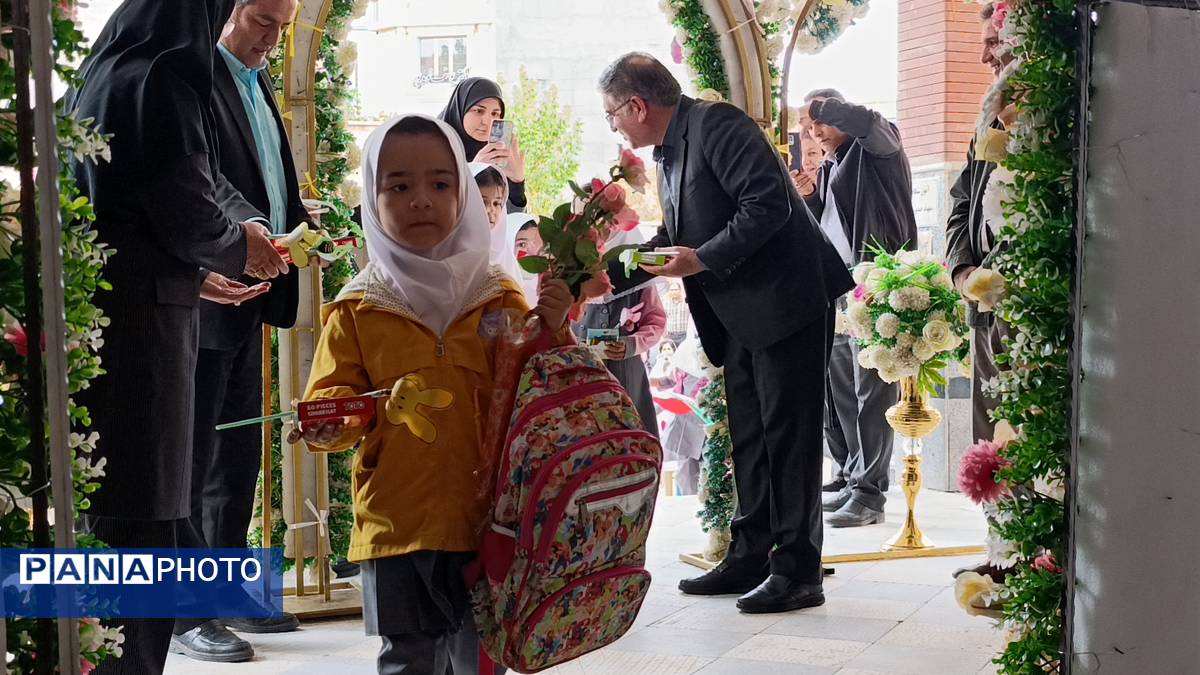 جشن شکوفه‌ها در ملکان؛ استقبال گرم از نوگلان دبستانی