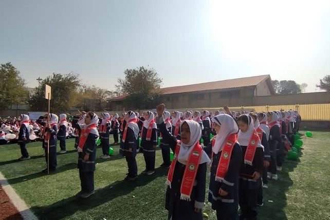 برگزاری همایش دانش‌آموزان پیشتاز منطقه ۱۰