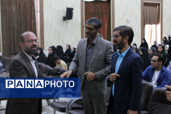 برگزاری مراسم تجلیل از دانش‌آموز خبرنگاران پانا و رتبه‌های برتر استانی فرهنگی و هنری در کاشان