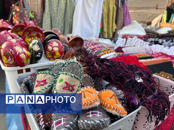 سوغاتی‌سرای شهرکرد در نمایشگاه بین المللی برپا شد
