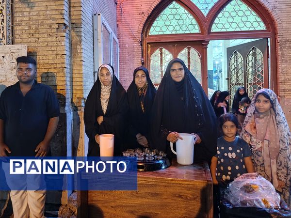 موکب دلدادگی در حاجی‌آباد عطر شهادت امام رضا (ع) در مسجد جامع پیچید