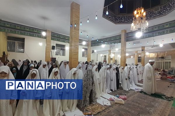 لحظات نورانی اعتکاف و نماز جماعت در مسجد امام حسن عسگری(ع)