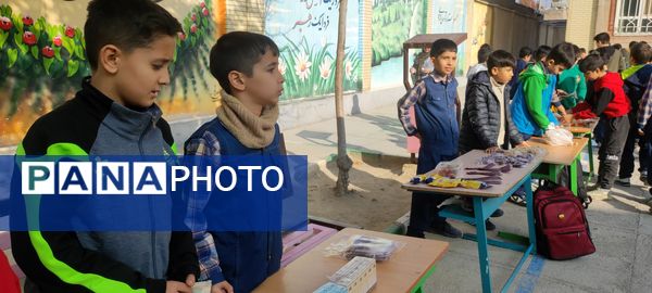 برگزاری بازارچه دانش‌آموزی در مدرسه شهدای فرهنگی شهرستان شیروان