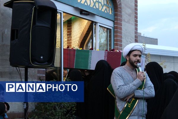 مراسم میزبانی شهدای گمنام دفاع مقدس در البرز