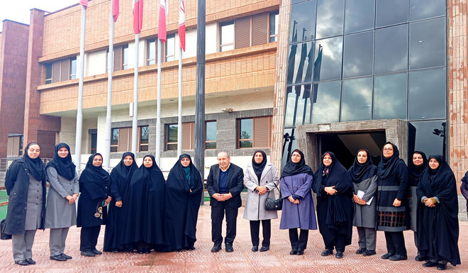 بازدید وزیر سابق آموزش‌وپرورش از مدرسه کرامت و مجتمع آموزشی ریحانه