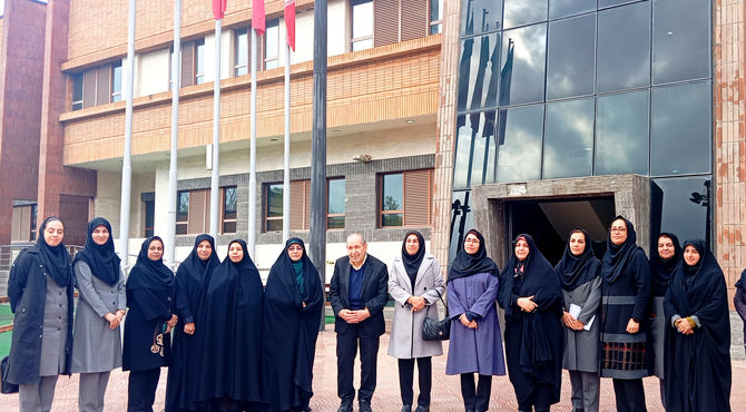 بازدید وزیر سابق آموزش‌وپرورش از مدرسه کرامت و مجتمع آموزشی ریحانه