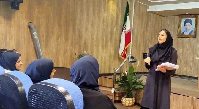 کارگاه آموزشی مراقبین و رابطین سلامت با محوریت آنفلونزا در سالن شهید دهنو قدس