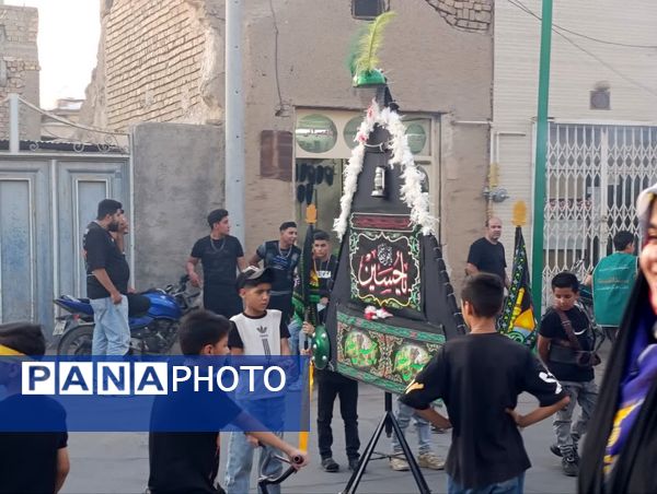 اجتماع بزرگ نوجوانان حسینی در دسته عزای احلی من العسل در کاشان