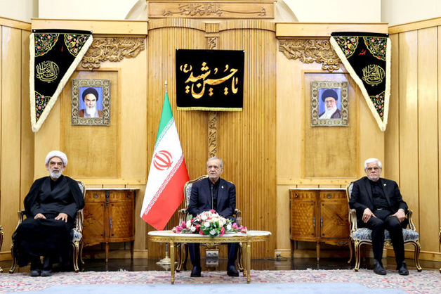 پزشکیان: با افزایش هماهنگی کشورهای منطقه، طمع دشمنان برای ایجاد ناامنی کاهش می‌یابد