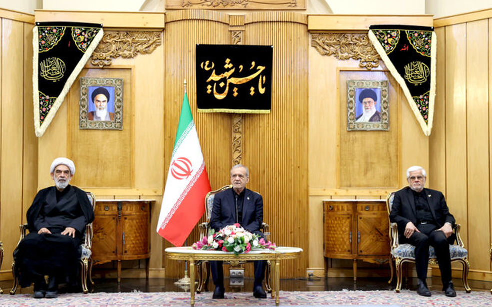 پزشکیان: با افزایش هماهنگی کشورهای منطقه، طمع دشمنان برای ایجاد ناامنی کاهش می‌یابد