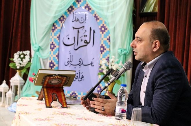 همایش تجلیل از برترین های مسابقات قرآن و عترت  ونمازدر لنگرود