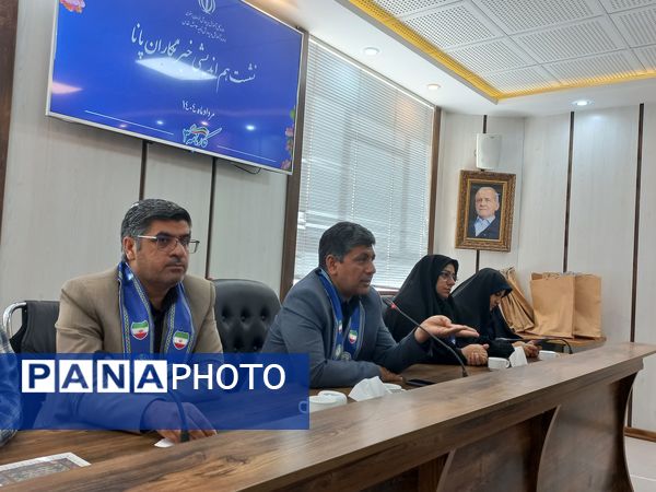 نشست صمیمی دانش‌آموز خبرنگاران پانا ناحیه 3 مشهد با مدیر سازمان دانش آموزی خراسان رضوی