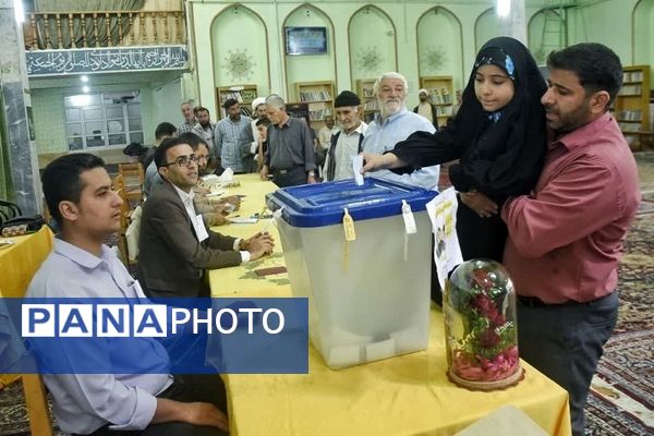 چهاردهمین انتخابات ریاست‌جمهوری در مسجد انقلاب بجنورد